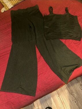 Olive Green Wide-Leg Knit Pants with Crop Tank - Women's Two-Piece Set